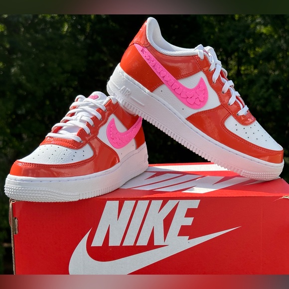 NEW Nike Air Force LV8 Casual Sneaker (Red) Size Youth 6Y